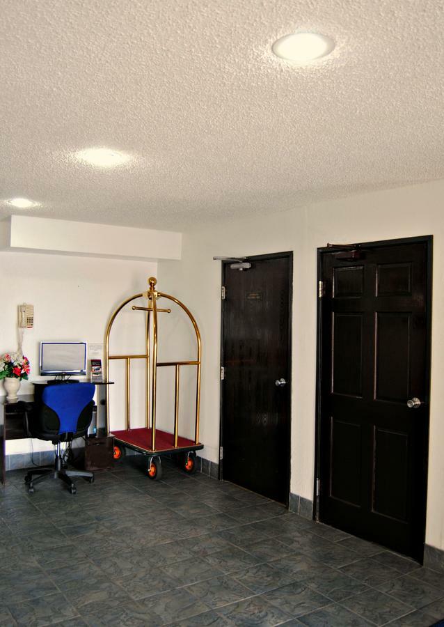 Fair Inn Saint Joseph Interior photo